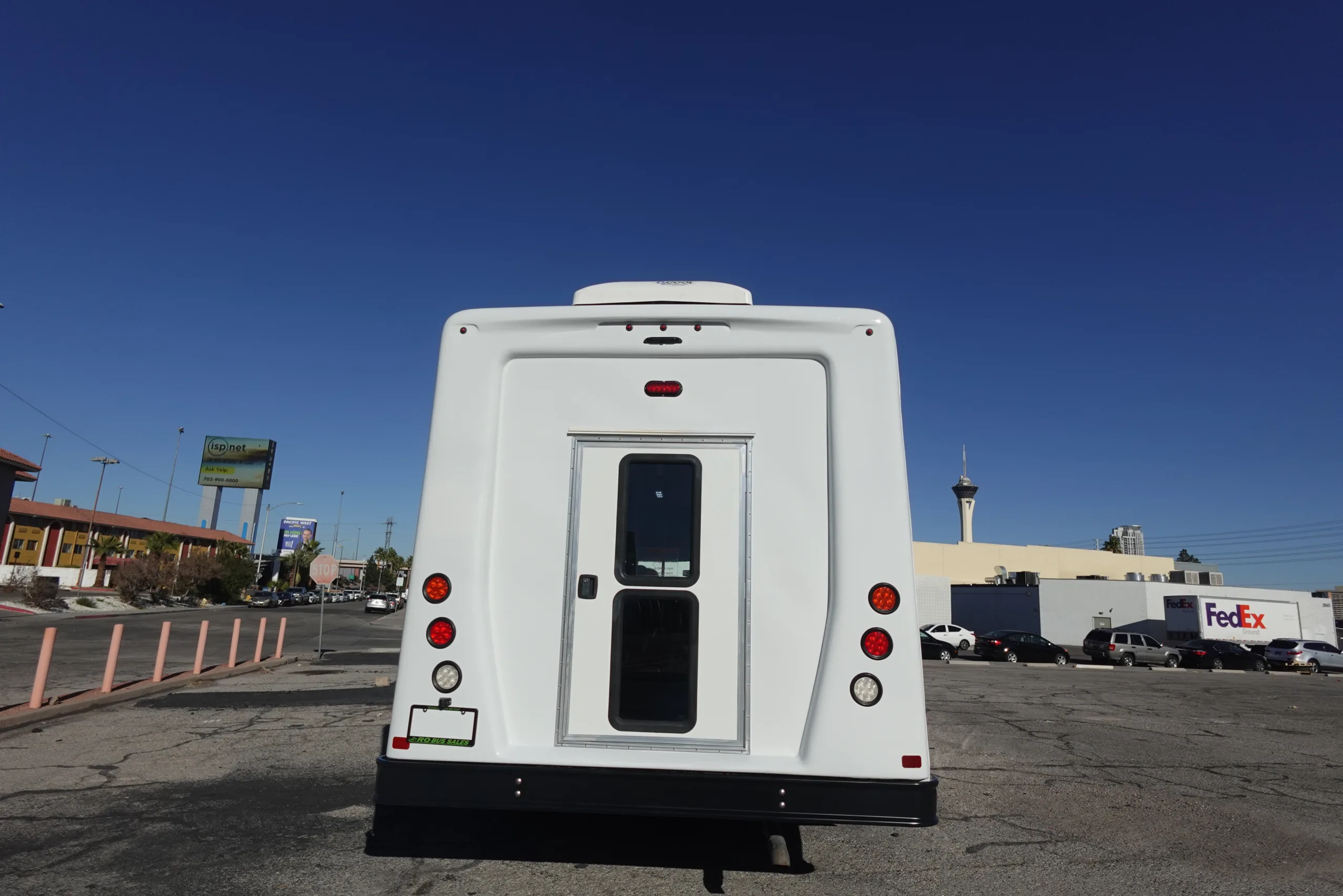 Ford E-350 - Image 26