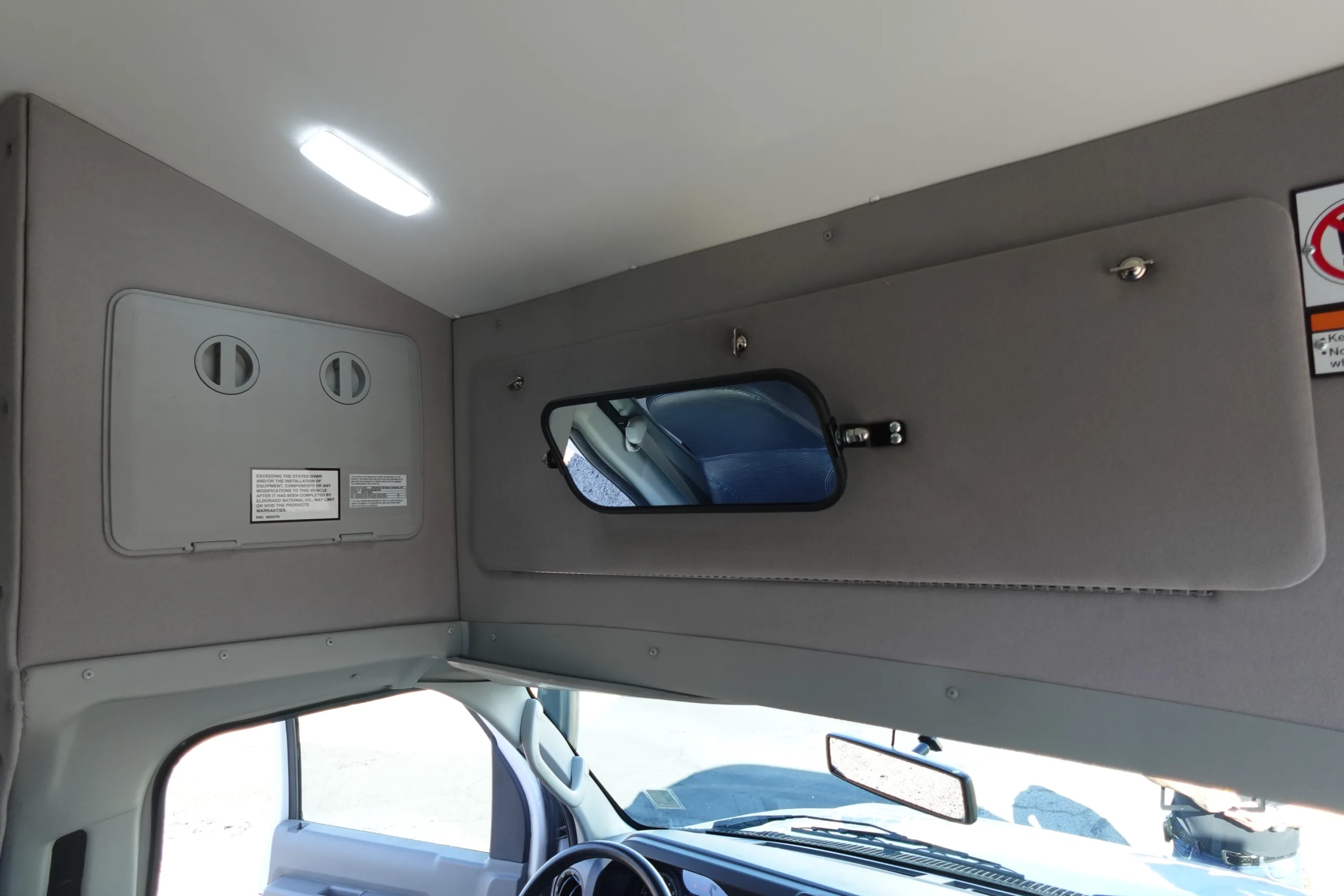 Ford E-350 - Image 4