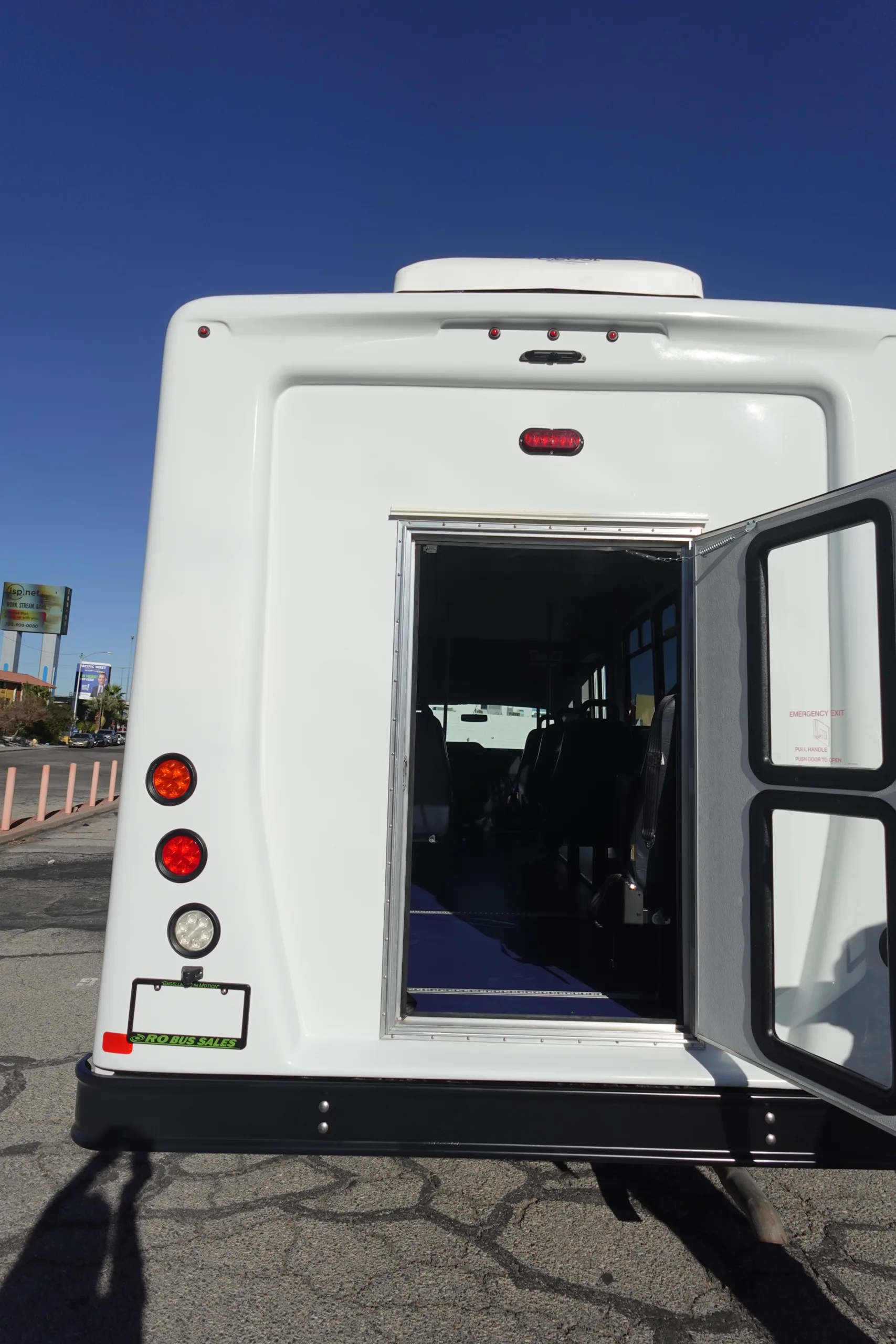 Ford E-350 - Image 39